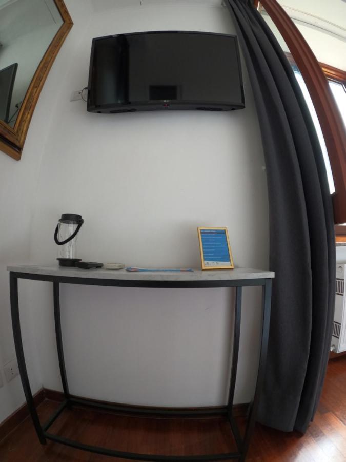 Emi's Bed & Breakfast 2*