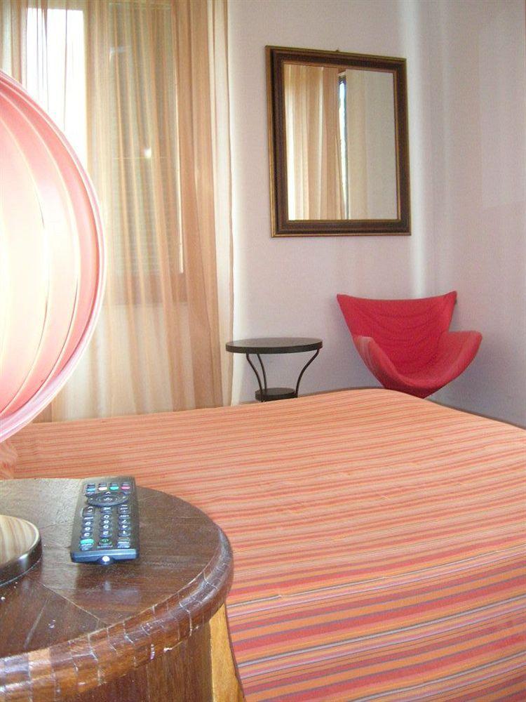 Emi's Bed & Breakfast 2*